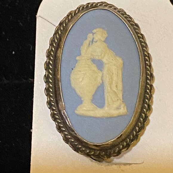 1" x 5/8" Vintage Wedgwood Style Blue & White Cameo Clip-On Earrings Oval Shape - Picture 2 of 12